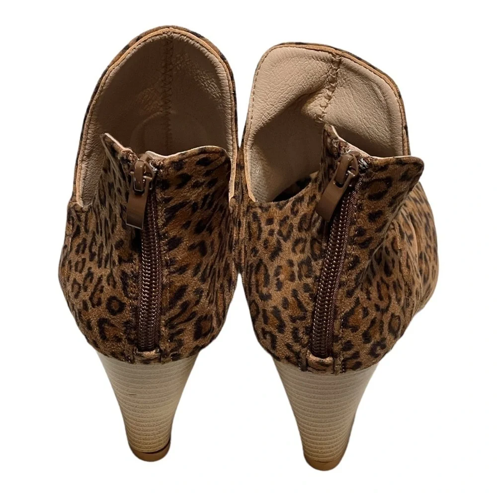 Faux Suede Animal Print Peep-Toe Cutout Wedge Heel Ankle Bootie 8M Tan Brown